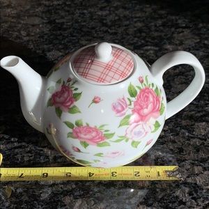 Tea Pot NWT New Rose Floral Teapot for decorating